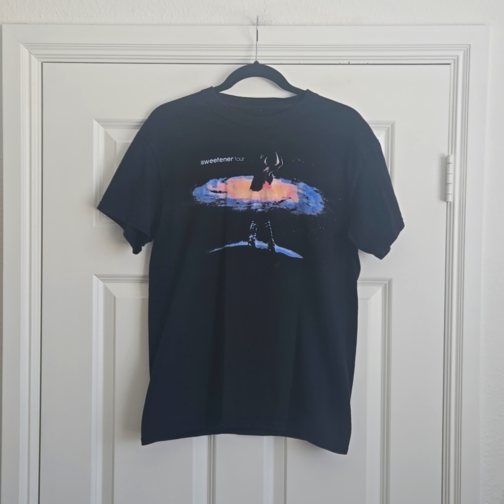 Ariana Grande Sweetener Tour Shirt